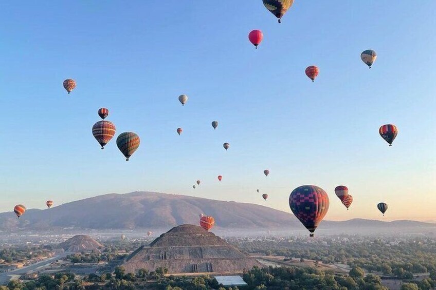 Teotihuacan balloon rides