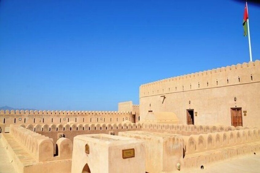 Private Day Trip to Wadi Al Hoqain & Al Hazm Castle