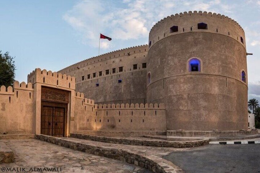 Private Day Trip to Wadi Al Hoqain & Al Hazm Castle