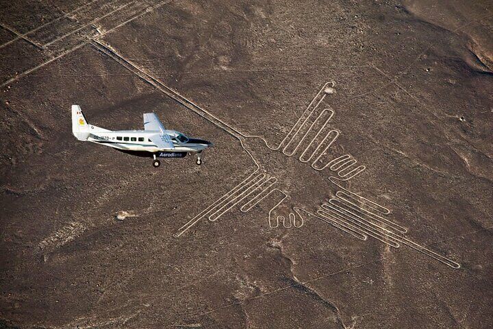 2d/1n Tour: Flight to the Nazca, Paracas and Huacachina Lines