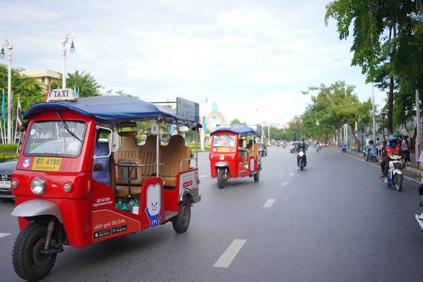 Picture 18 for Activity Bangkok: Hop On Hop Off Tuk Tuk & Boat Chao Phraya River