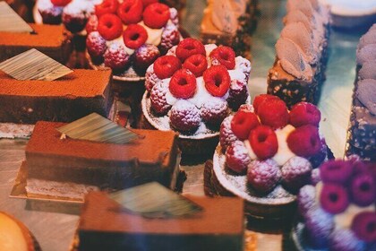 Tour local de comida e historia de Bucarest con Local Foodie