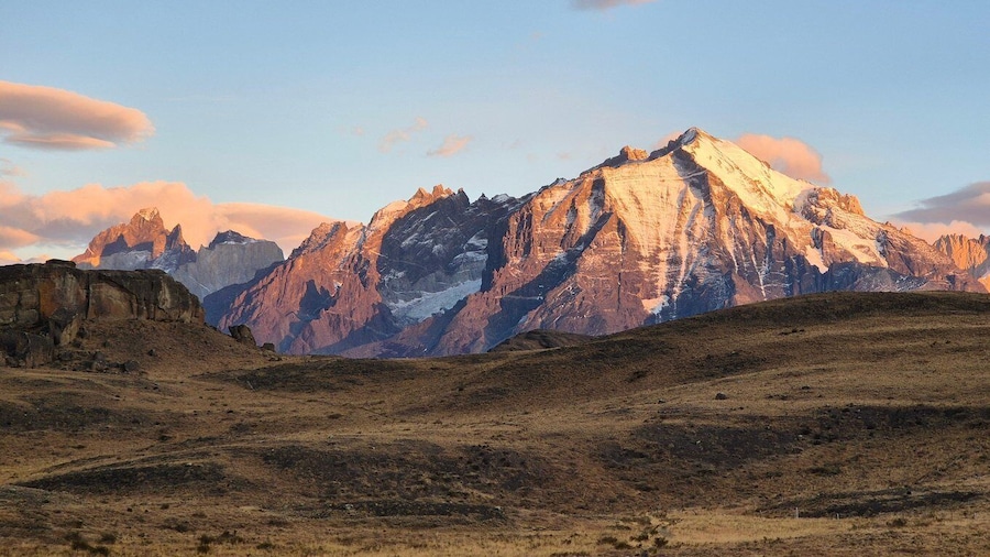Puerto Natales: Torres del Paine Park Full-Day Hike
