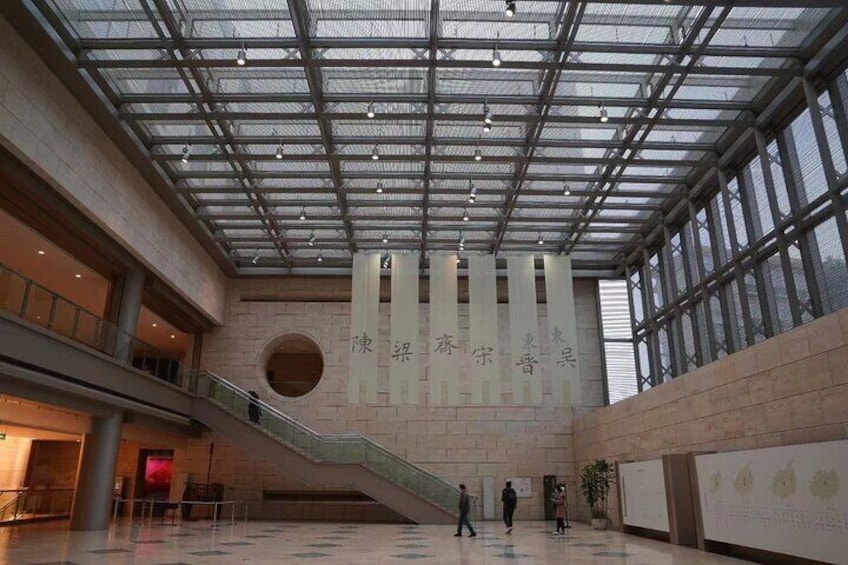 Private Nanjing Day Tour To Oriental Metropolitan Museum and Mt. Qixian