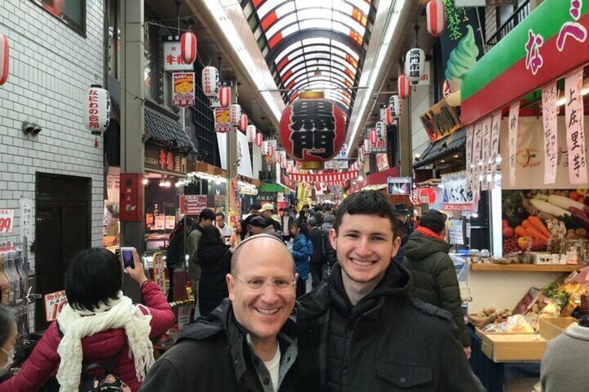 Private Osaka Tour with Government Licencsed Guide and Vehicle (Max 7 persons)