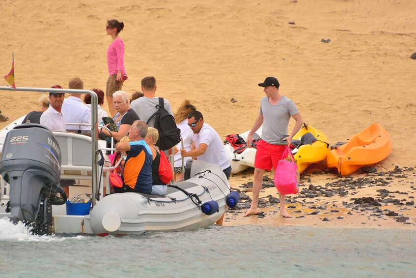 Picture 11 for Activity From Lanzarote: Sailing Day Trip Around La Graciosa