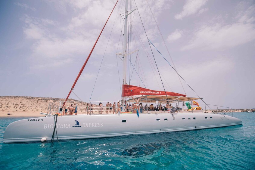 Picture 1 for Activity From Lanzarote: Sailing Day Trip Around La Graciosa