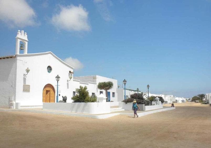 Picture 17 for Activity Lanzarote: Teguise Handicraft Market and La Graciosa Island