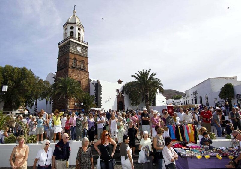 Picture 11 for Activity Lanzarote: Teguise Handicraft Market and La Graciosa Island