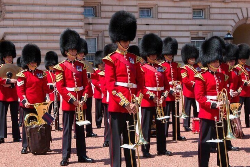 Changing of the Guard Walking Tour in London