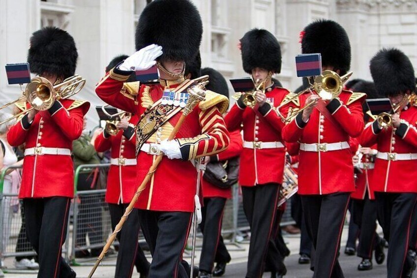 Changing of the Guard Walking Tour in London