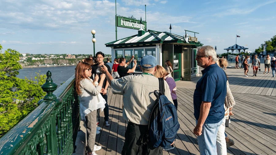 Quebec City: Old Quebec Walking Tour with Funicular Ride