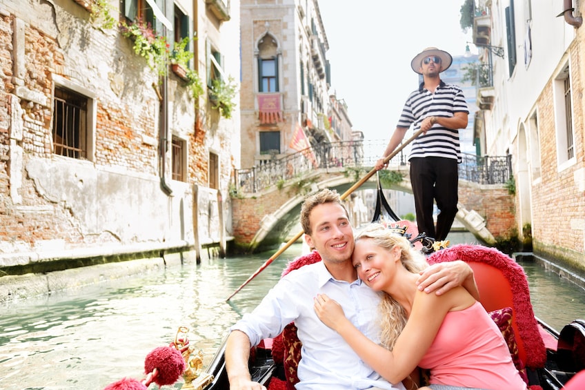 A day guided tour in Venice from Florence