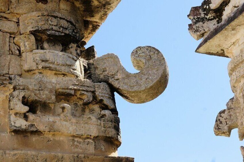 Small group Chichen-Itza, cenote IkKil, Valladolid and Tequila tour with pick up