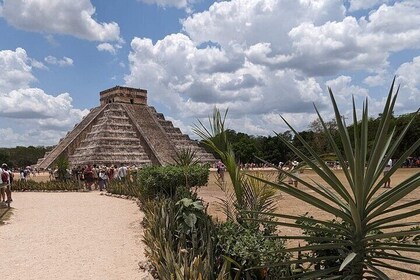 Kleine Gruppe Chichen Itza, Ik Kil &Valladolid All Inclusive Tour