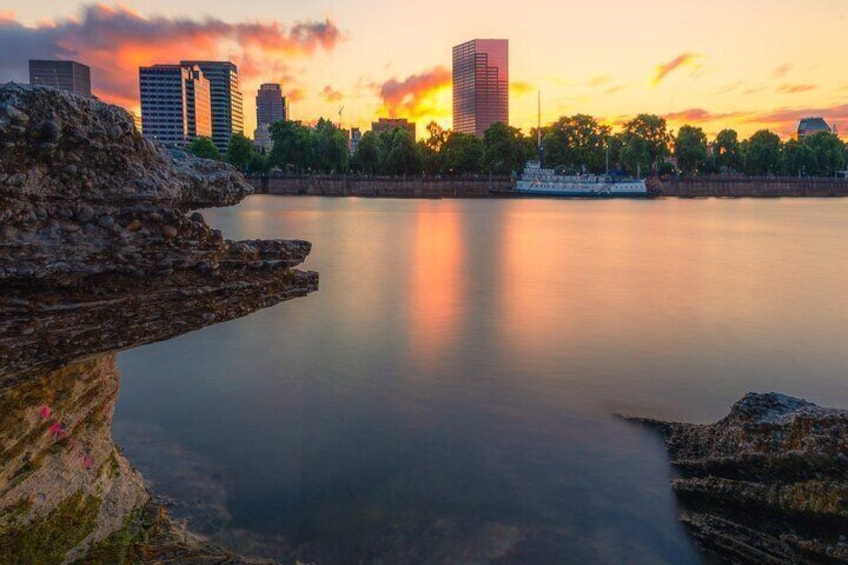 A little cove to photograph the US Bancorp Tower