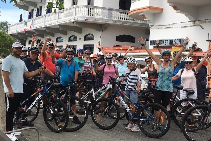 Bike Tour in Old City And Panama City with Local Markets 