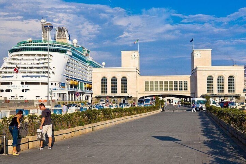 Full-Day Guided Tour in Pompeii, Sorrento and Amalfi Coast