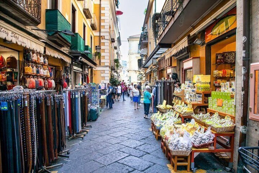 Full-Day Cruise Tour in Pompeii, Sorrento and Amalfi Coast