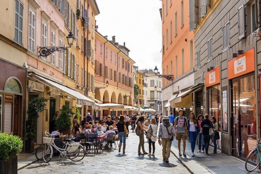 Full-Day Cruise Tour in Pompeii, Sorrento and Amalfi Coast