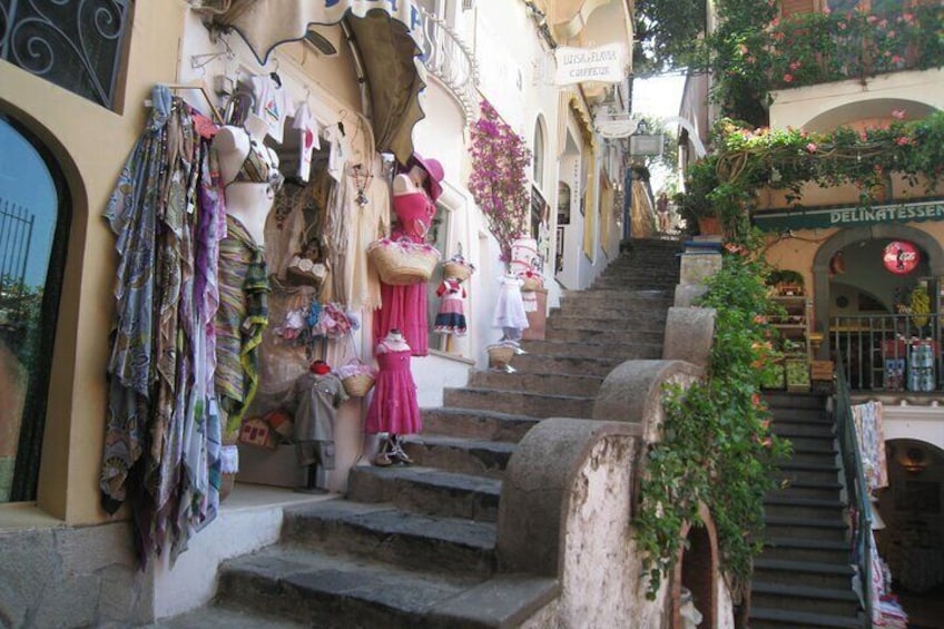 Full-Day Cruise Tour in Pompeii, Sorrento and Amalfi Coast