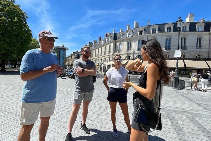 Foodies Only - Private Bordeaux French Food Tour 