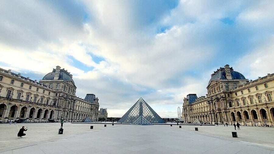 Louvre Museum Timed Entry Ticket - Optional Private Guide
