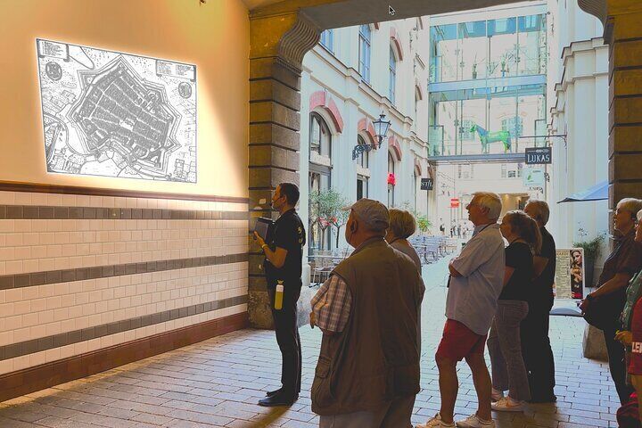 Modern: huge projections on the go with a mobile projector