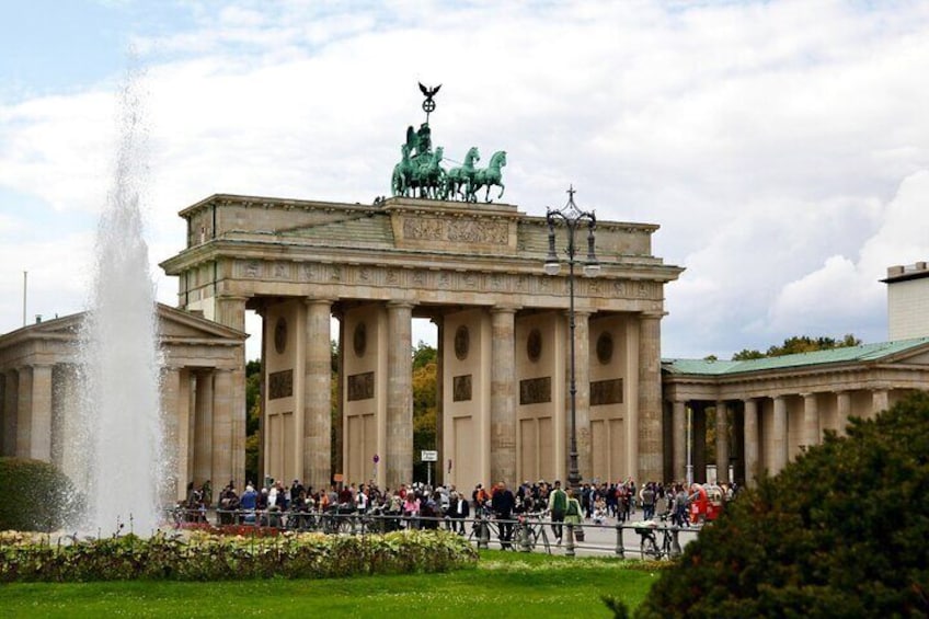 Uncover the exciting history of how Germany came together and was torn apart at the Brandenburg Gate