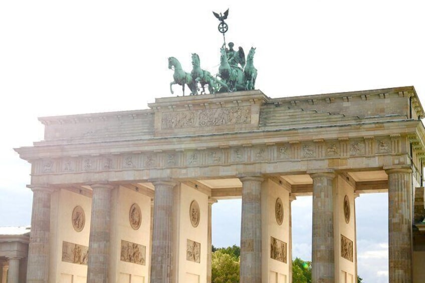 See what happened to the Brandenburg Gate in World War Two