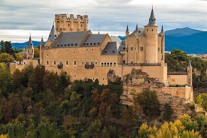 Chasing Castles in Segovia from Madrid with Pickup