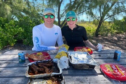 Full-Day Private Cruise in Turks and Caicos with Lunch