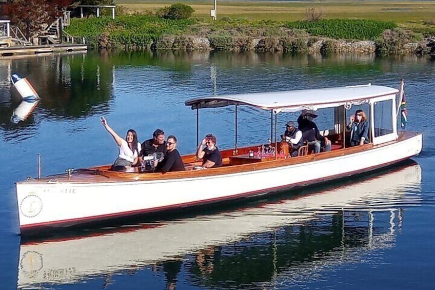 Magic Lagoon Charters offers cruises on the Knysna Lagoon 