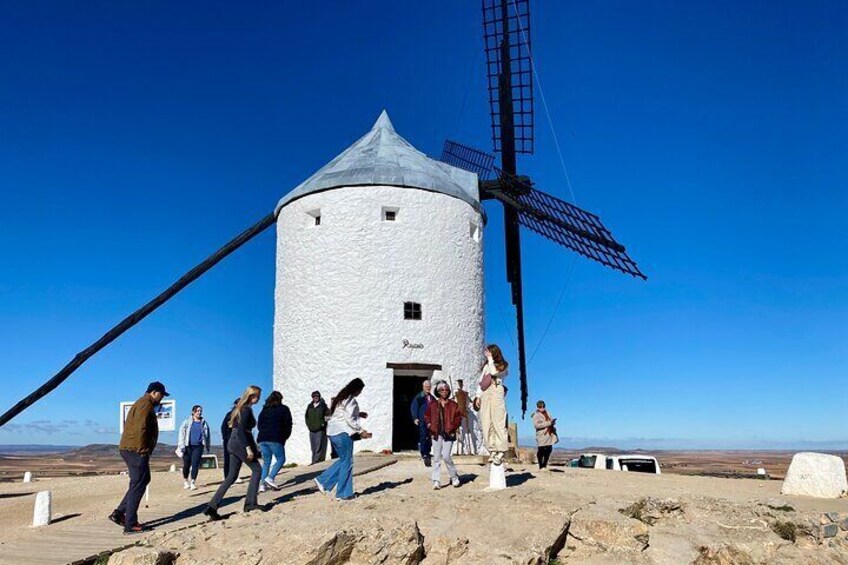 Tour the Windmills of Don Quixote de la Mancha and Toledo with Lunch