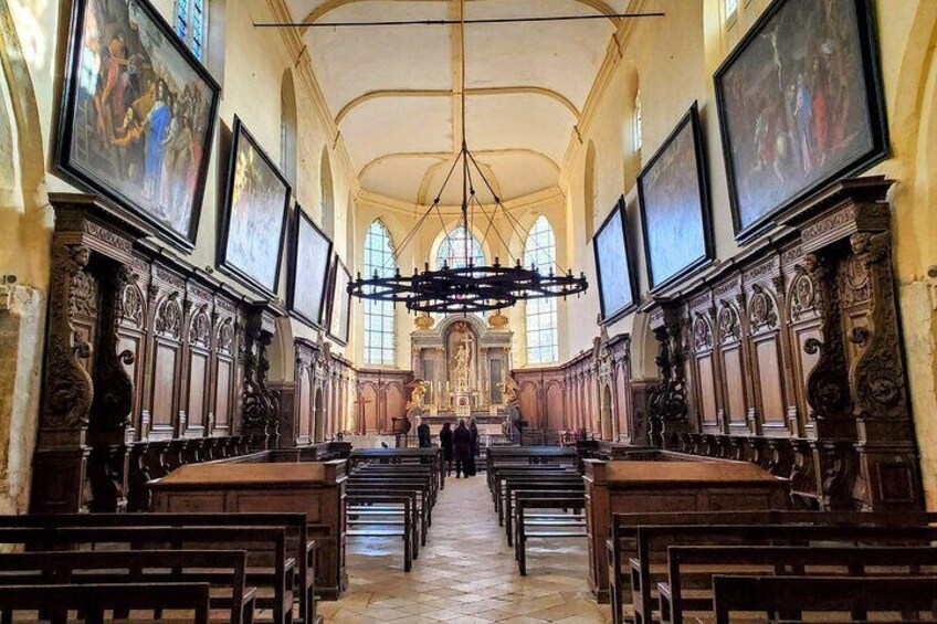 Visit the church and tomb of Dom Pérignon