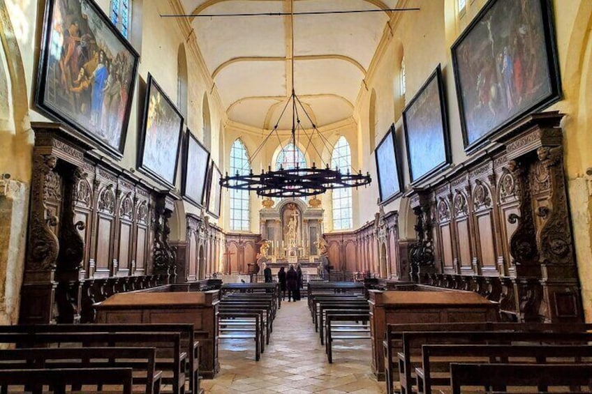 Visit the church and tomb of Dom Pérignon