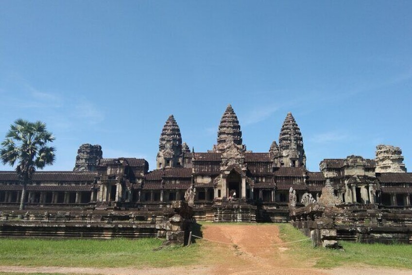 Pattaya to Angkor Wat 2 days 1 night Private tour