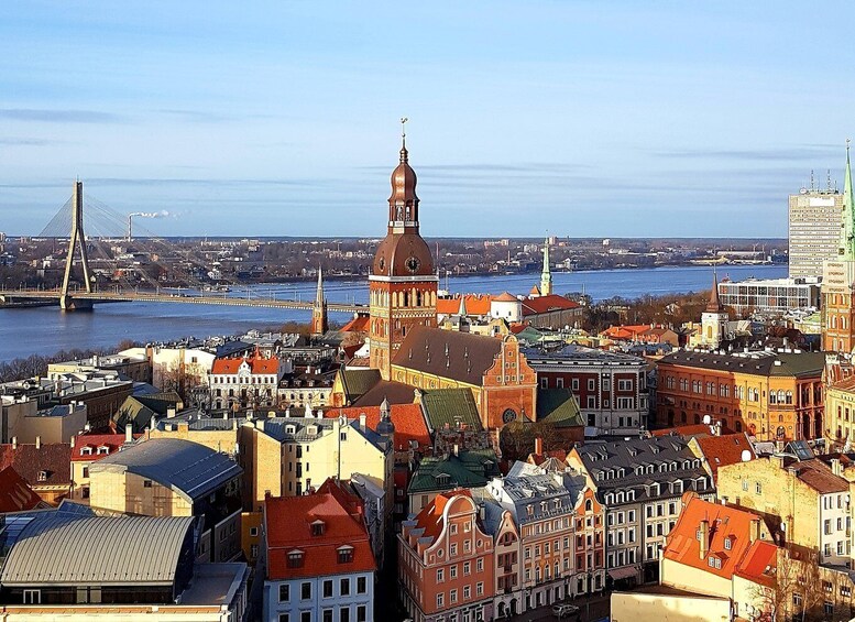 Riga: Private City Tour by car (incl. Old Town)