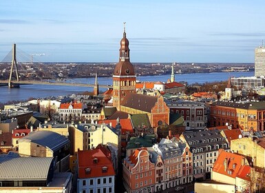 Riga: recorrido privado por la ciudad en coche (incluido el casco antiguo)