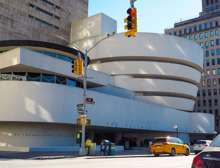 Guggenheim Museum Ticket & Carnegie Hill with Self-Guided Audio Tour