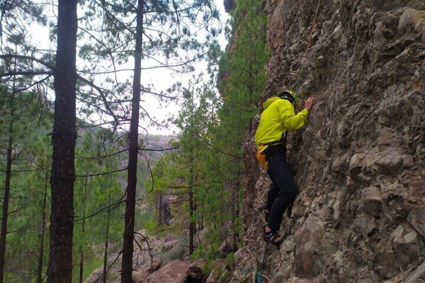 3-Hour Sunset Climbing Adventure Experience