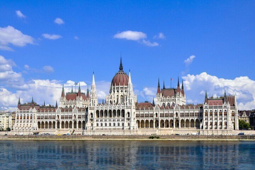 Private City Tour Budapest Modern