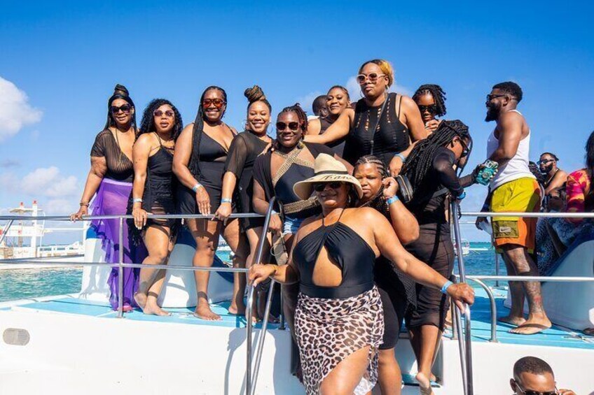 Punta Cana Booze Cruise: Snorkeling and Sand-Bar with Entertainment Team