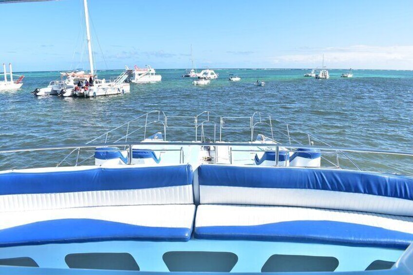Punta Cana Booze Cruise: Snorkeling and Sand-Bar with Entertainment Team