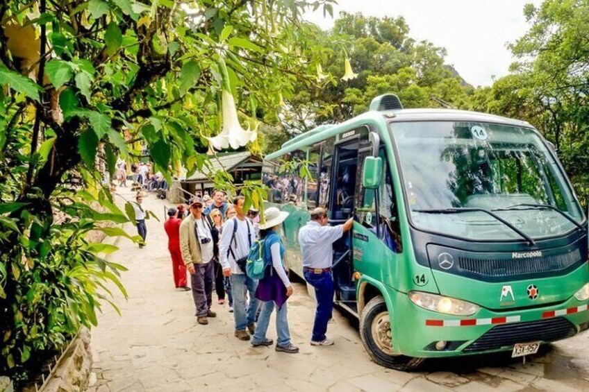 bus to machupicchu