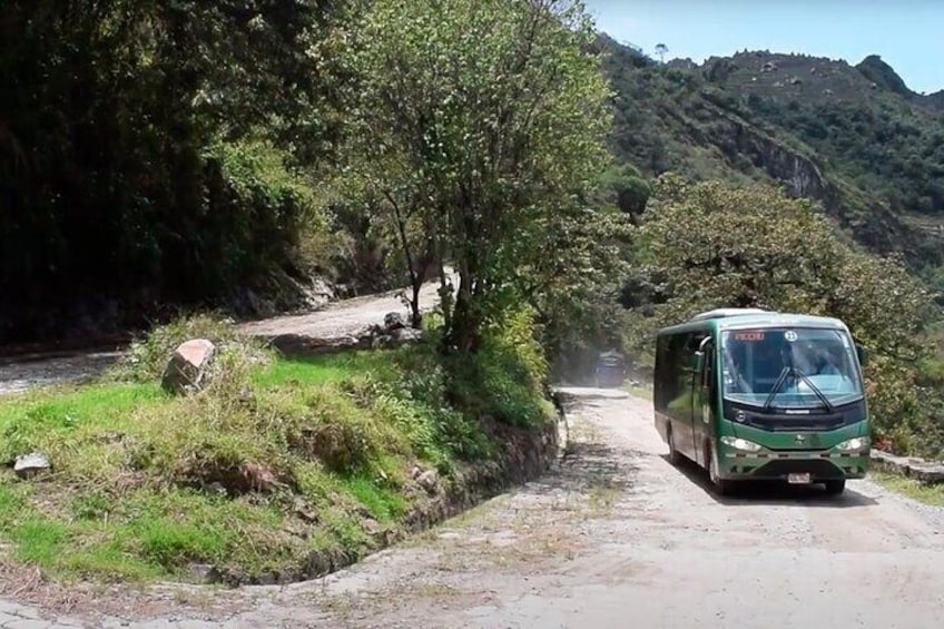 bus from the town to machu picchu