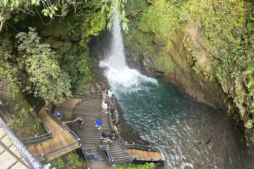 Private Tour Waterfalls and Volcanic Hot Springs with Pick Up