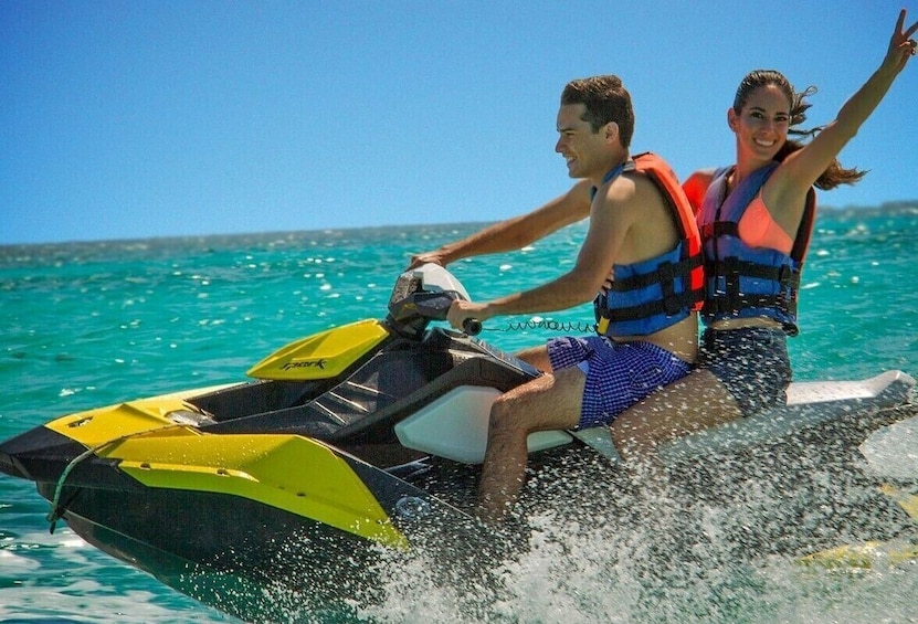 COMBO MAROMA BEACH: SPEED BOAT & WAVE RUNNER