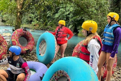 Tubes aquatiques sur la rivière Céleste