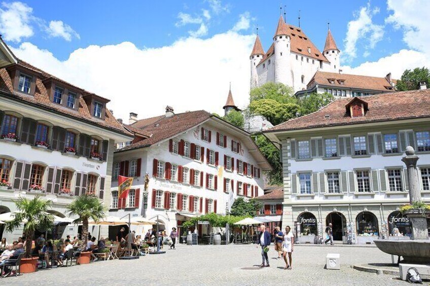 Full-Day Tour Beatus Caves and Lake Thun Cruise